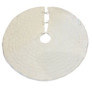 House & Garden Cream Knit Christmas Tree Skirt 50”